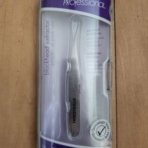 Tweezerman blackhead extractor